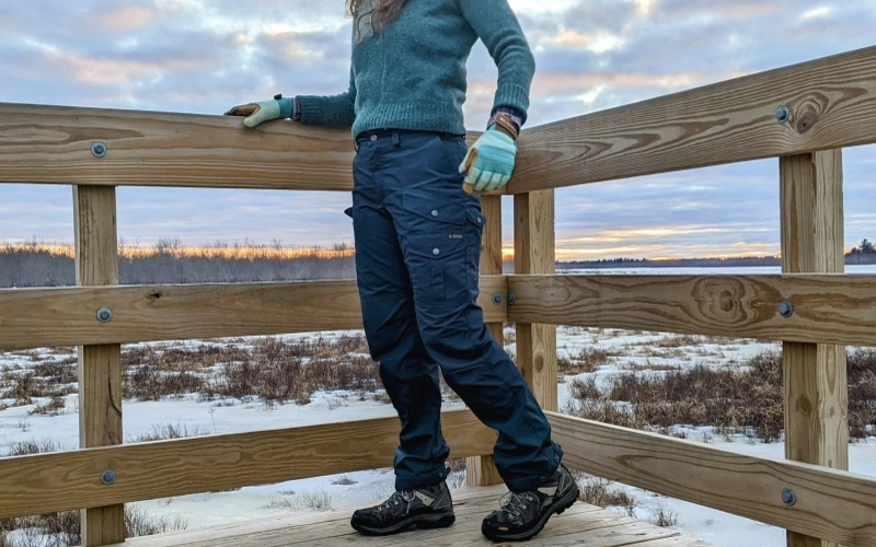 Women weraing blue Hiking Pant