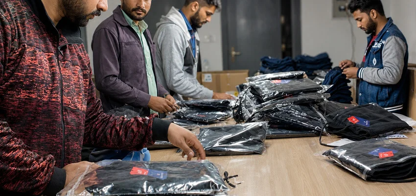 Final packing verification process for custom sportswear orders